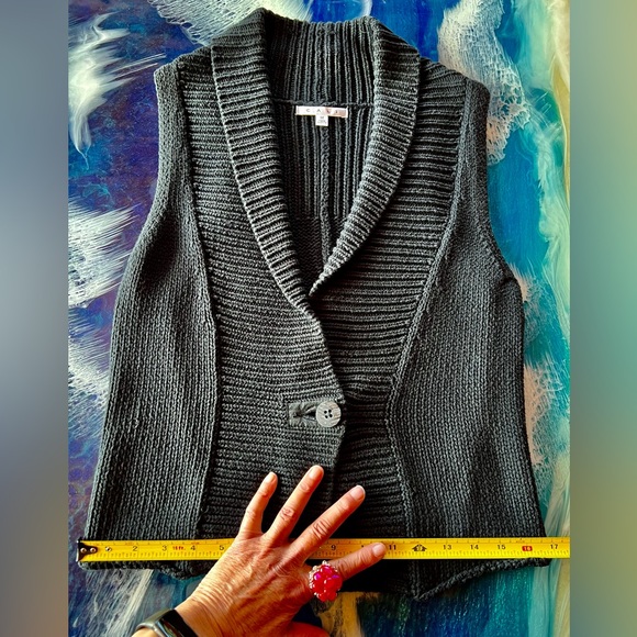SALE! BUY or BUNDLE! CABI Vest SzM Blk Super Cute over dresses, tanks,blouses! - Picture 11 of 13